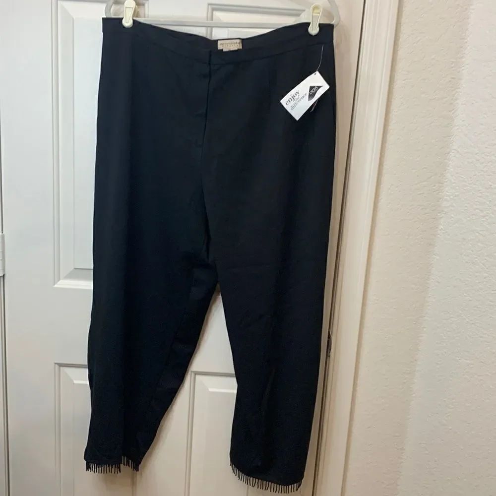 Apostrophe Stretch Size 18 Lycra Black Capri Pants With Beaded Hem